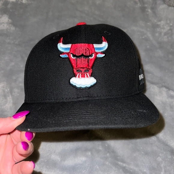 Chicago bulls snap back - Picture 1 of 5